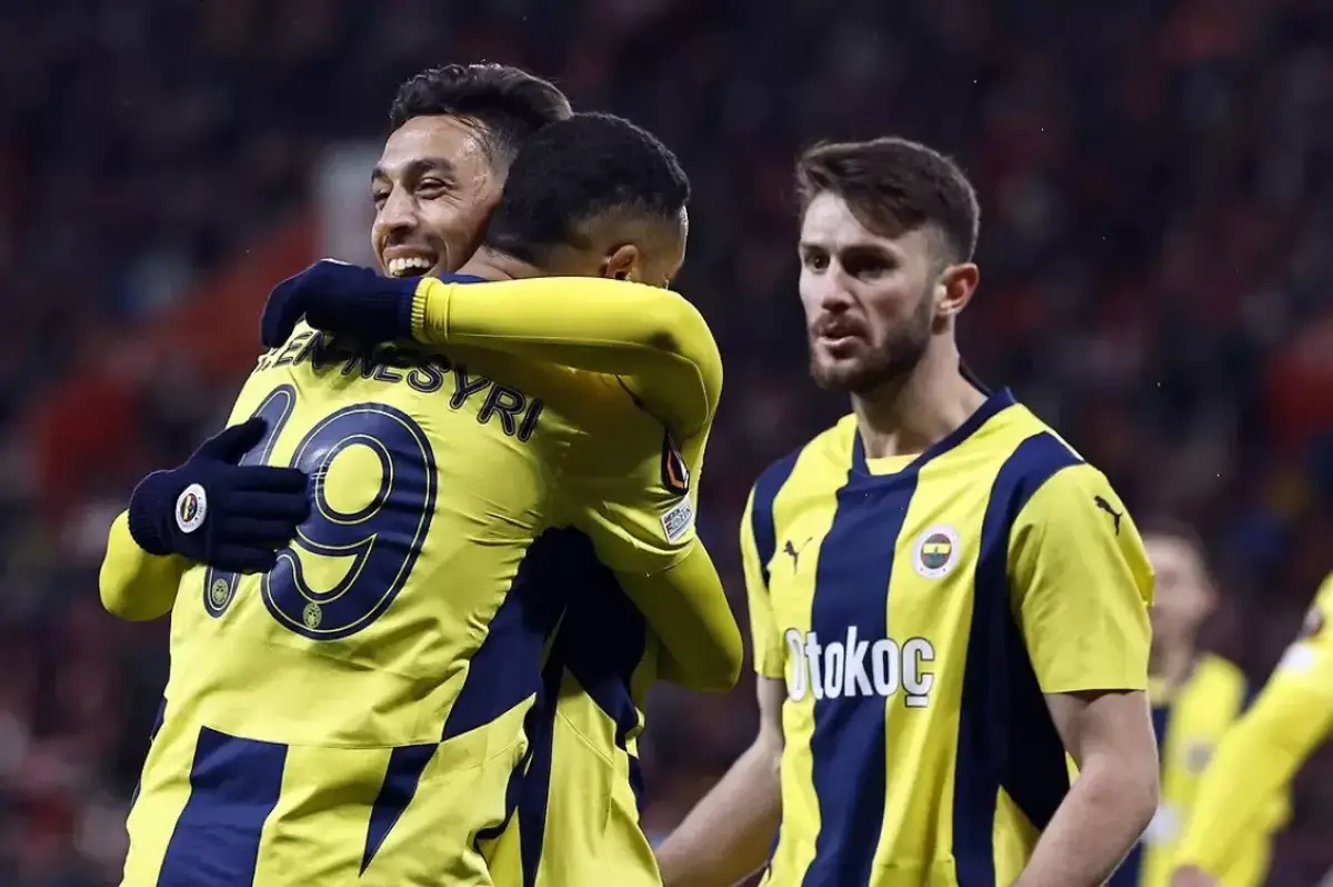 Galatasaray'ın Puan Kaybı, Fenerbahçe Hisselerine Yükseliş Getirdi