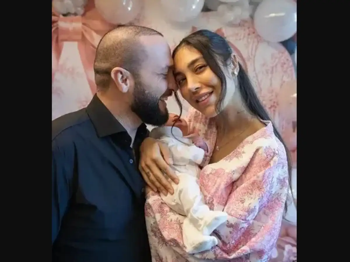 Berkay ile Eşi Özlem Ada Şahin'den Üçüncü Bebekleri 'Mihre' ile İlk Paylaşım