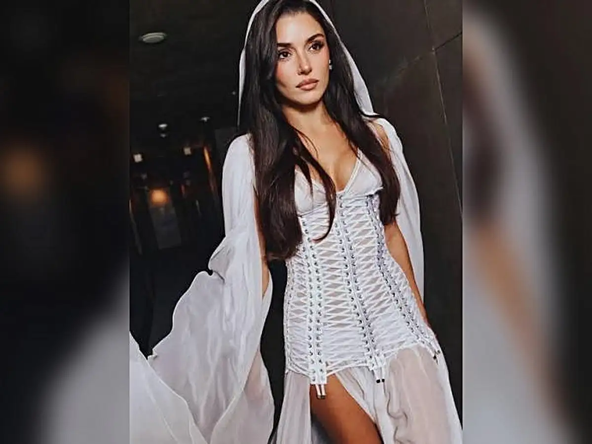 Hande Erçel Milano'da Düzenlenen Vogue World 2026'ya Katıldı
