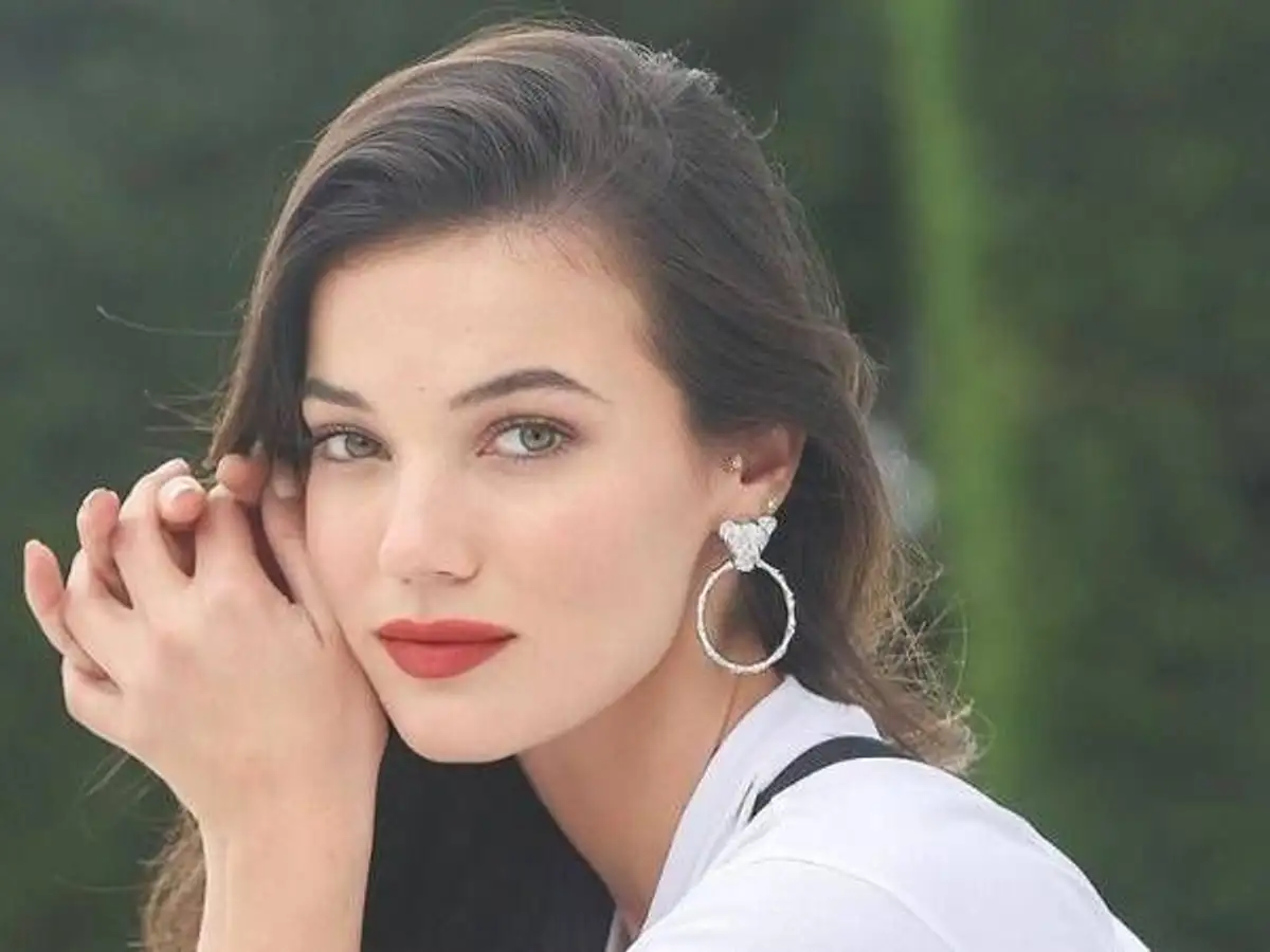 Pınar Deniz Mardin'de Fesuphanallah'ı Seslendirdi