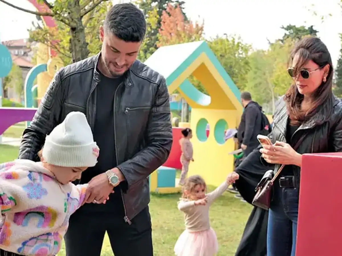 Berk Oktay ve Yıldız Çağrı Atiksoy Çiftinden Ailece Festival Keyfi