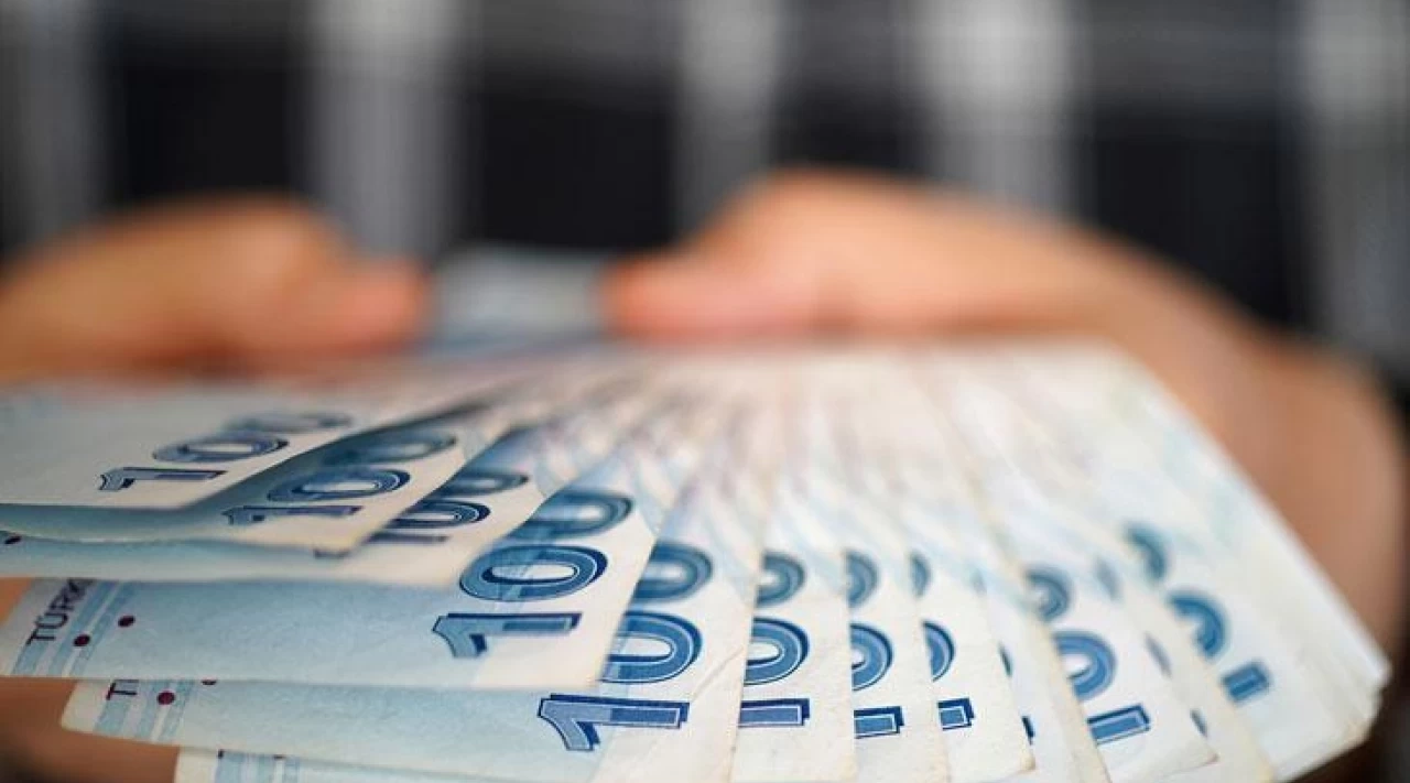Emekli Maaşı için 2 Farklı Tahmin! 2025 Zammı Ne Kadar Olacak?