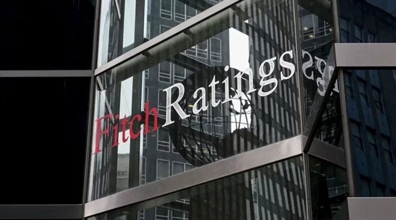 Fitch Ratings, Türkiye'nin kredi notunu 'B+'dan 'BB-'ye yükseltti