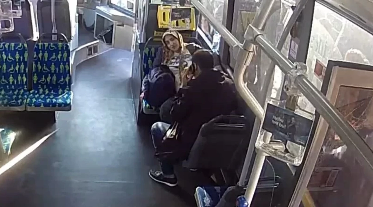 İstanbul'da Hamile Bir Kadın Taksi Bulamayınca Metrobüste Doğum Yaptı!