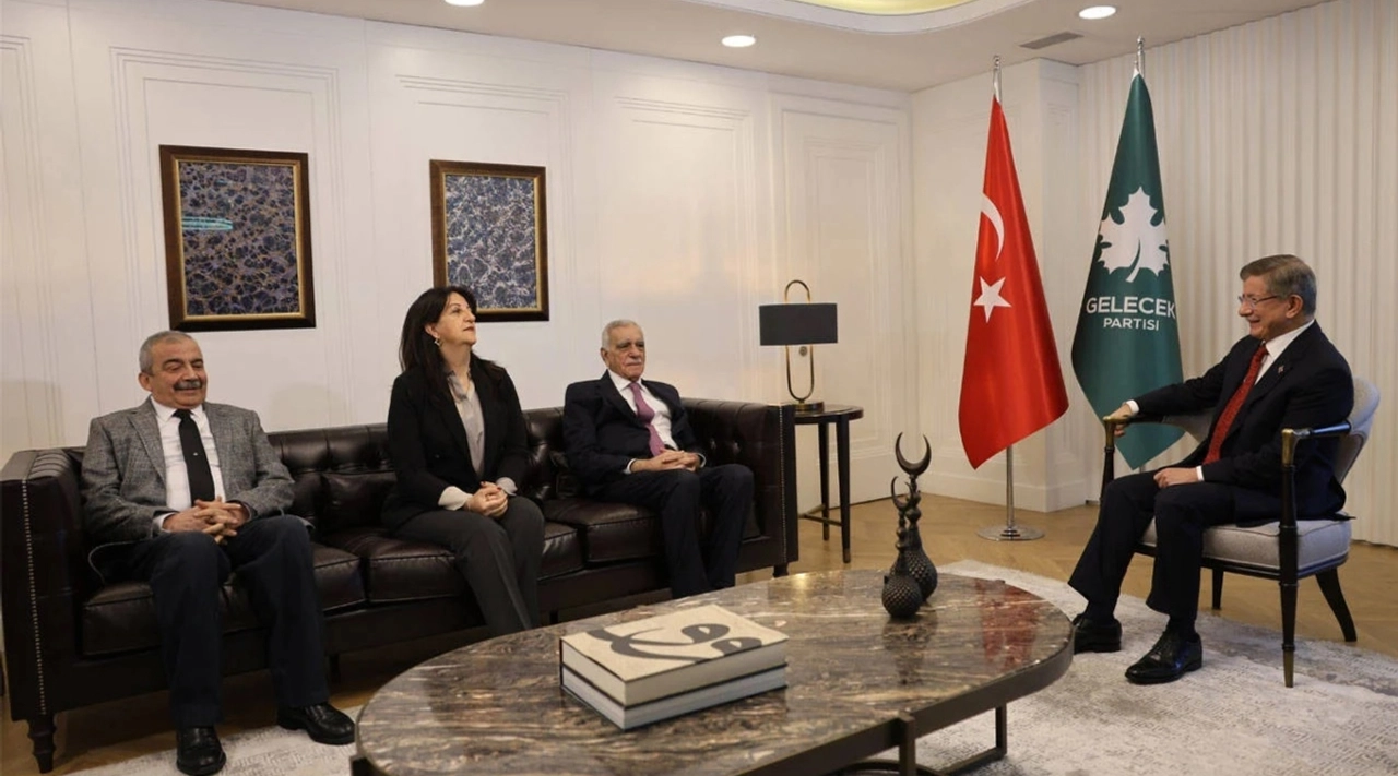 DEM Parti-Ahmet Davutoğlu Görüşmesi Sona Erdi