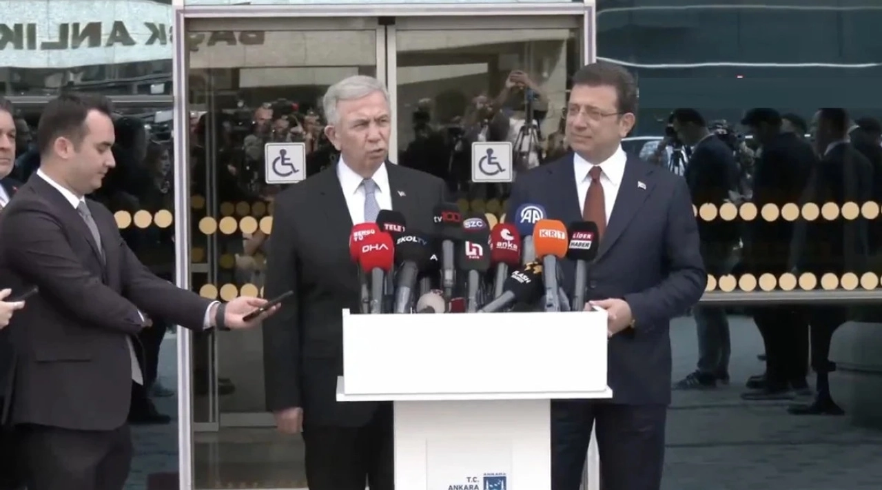 İmamoğlu, Yavaş'ı Makamında Ziyaret Etti