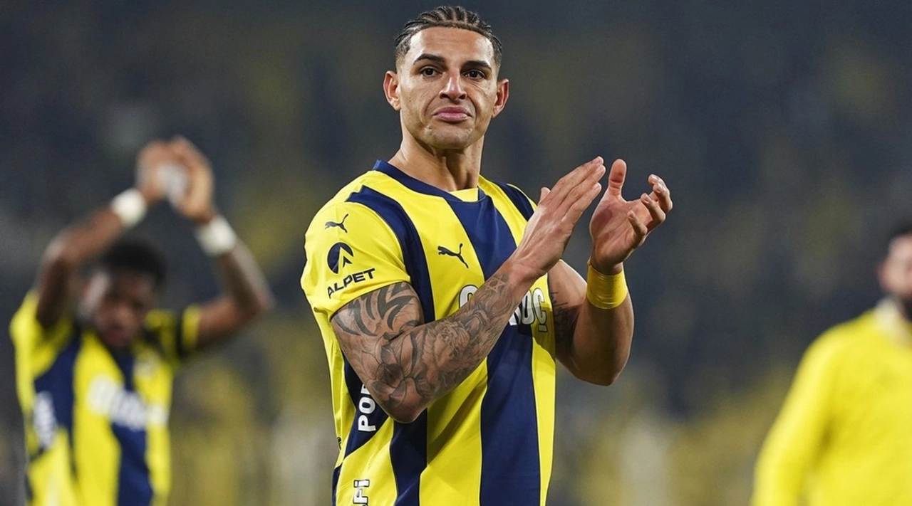 Fenerbahçe'ye Defans Hattından Müjdeli Haber