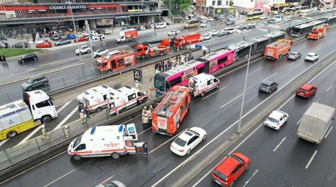 Beylikdüzü'ndeki Metrobüs Kazasında Yeni Detaylar Ortaya Çıktı: Frene Rağmen Araç Duramadı...