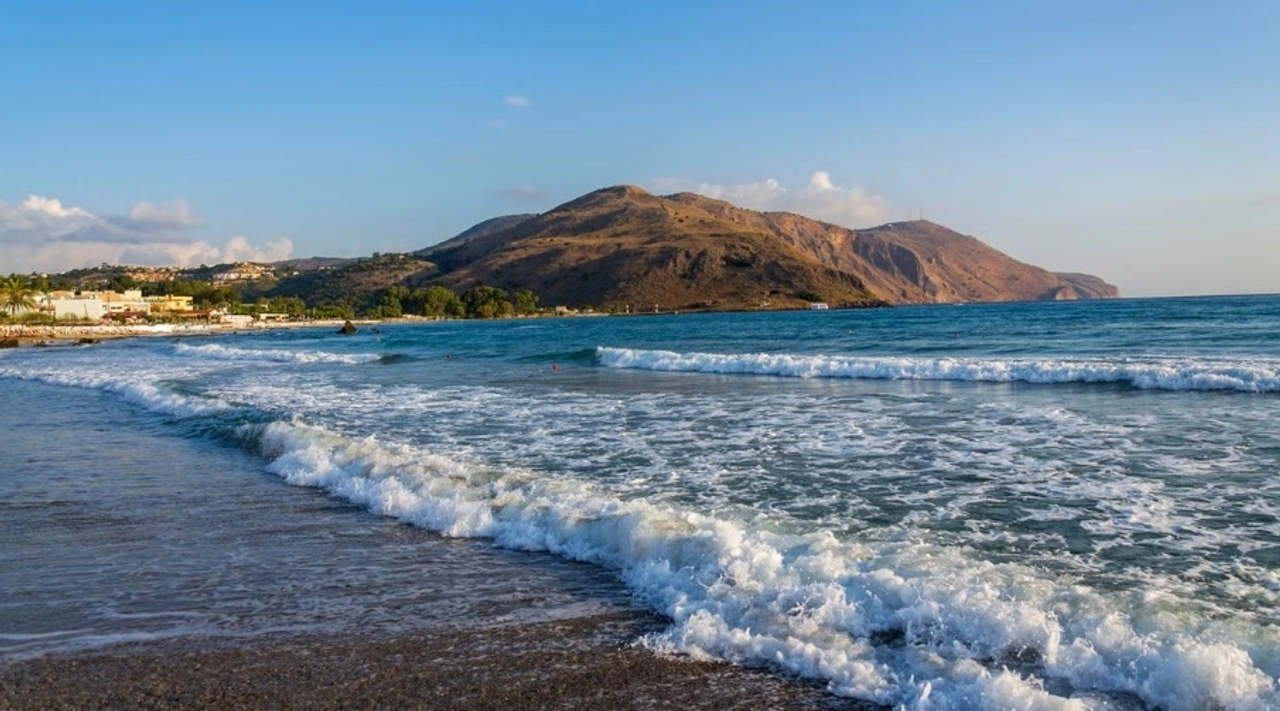 Yunanistan'da Tsunami Alarmı: 'Sahil Bölgelerini Terk Edin'
