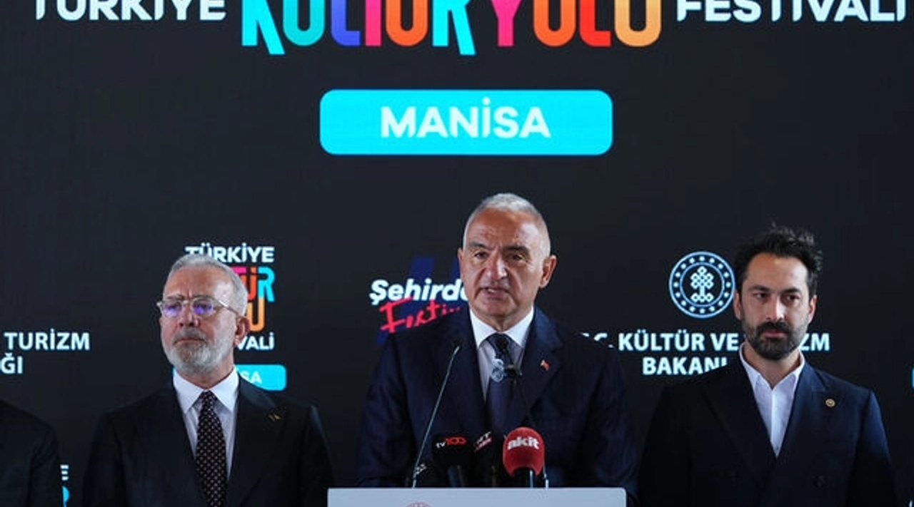 Kurban Bayramı Tatili Uzayacak mı? Bakan Ersoy Açıkladı