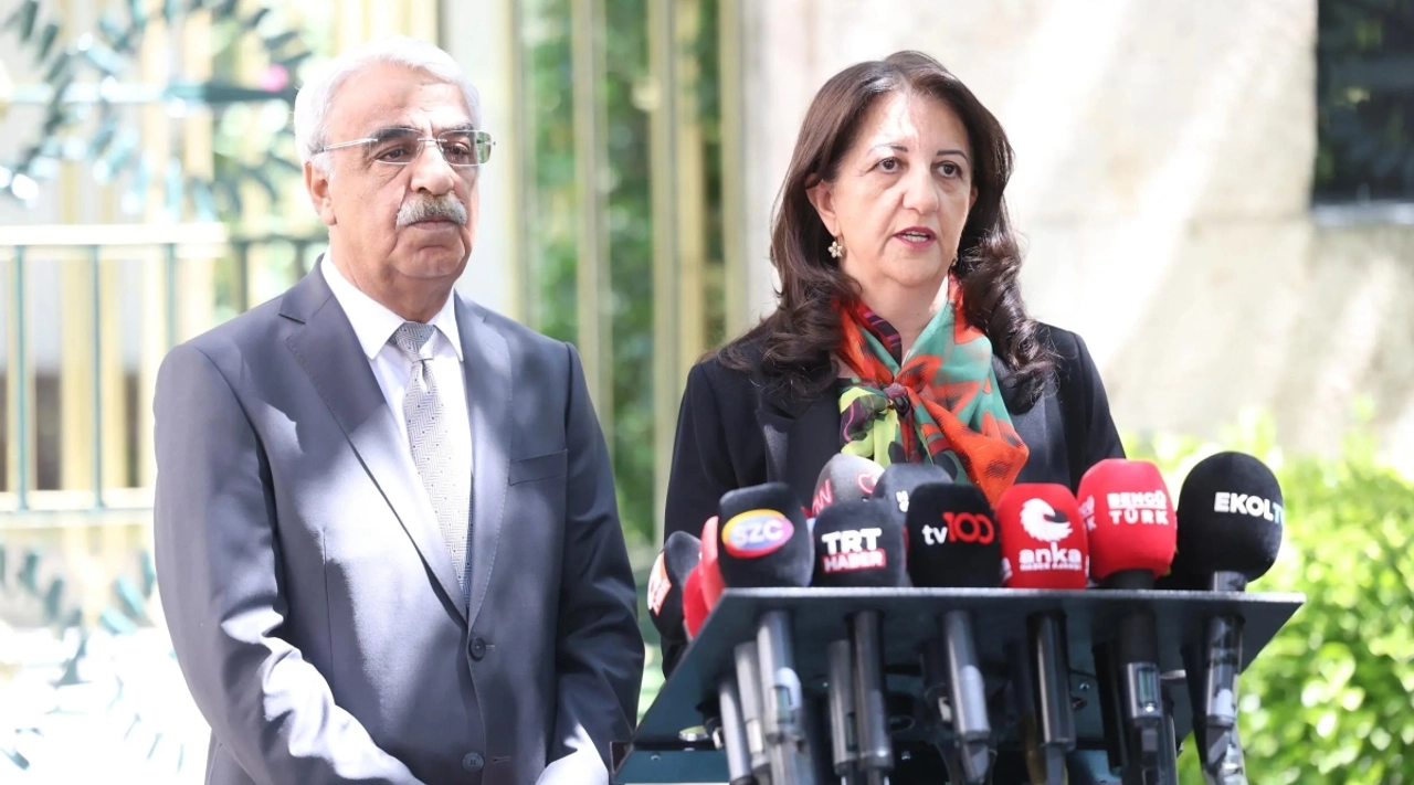 İmralı Heyetinden Kurtulmuş'a Ziyaret