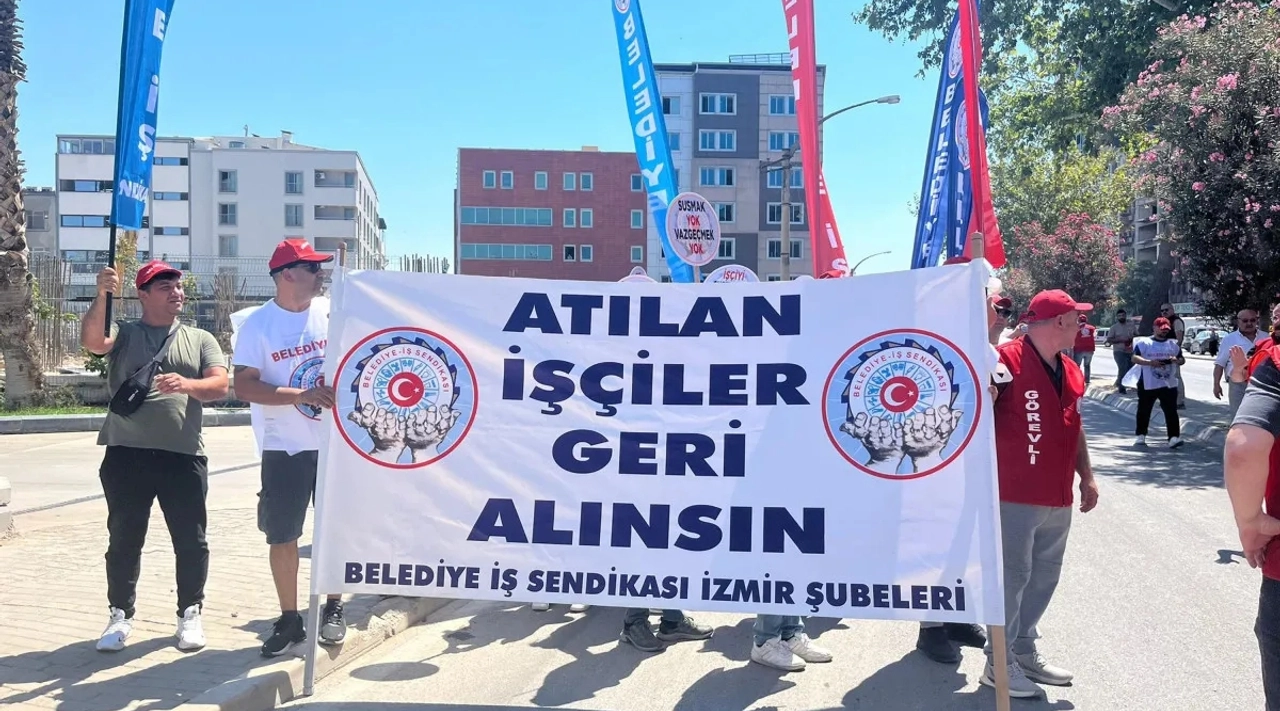 İzmir'de Toplu İş Sözleşmesi Krizi: İşten Çıkarılan 368 Çalışan Eylem Yaptı