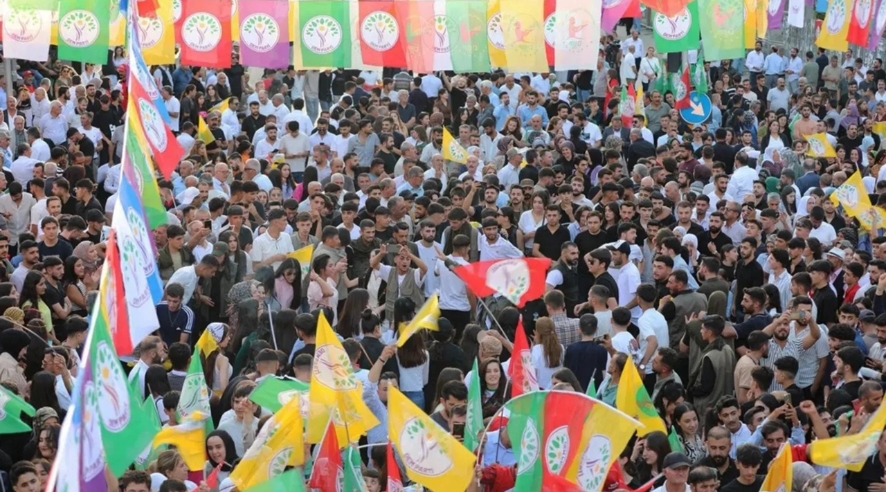 Diyarbakır'da 4 Günlük Eylem Yasağı: DEM Parti Mitingi Yeniden Ertelendi