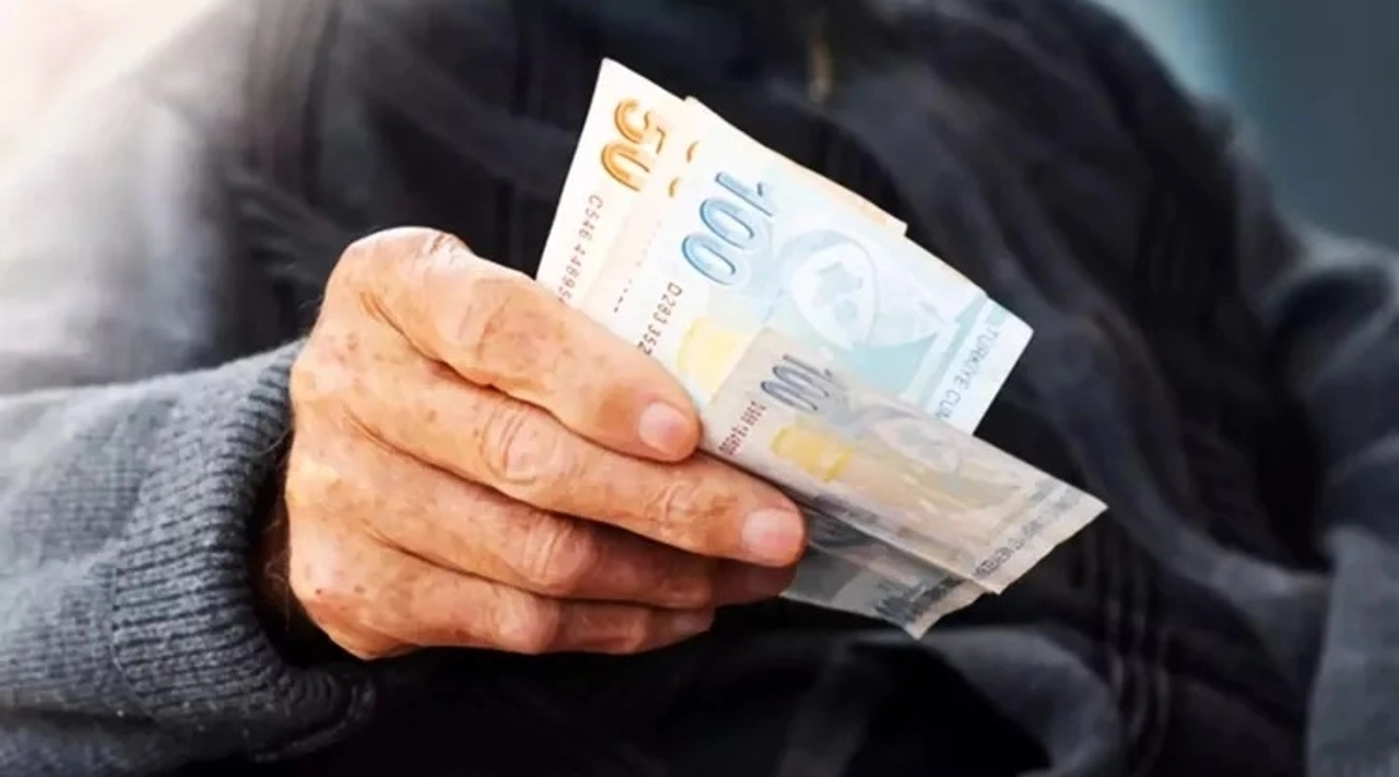 Emekliye 20 Bin TL Müjdesi: 3.119 TL'lik Maaş Farkı Ne Zaman Yatacak?