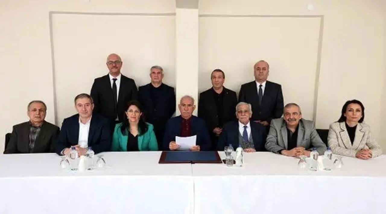 DEM Parti'den 27 Şubat Yıldönümü Hazırlığı: Öcalan'ın Yeni Mesajı Yarın Açıklanacak