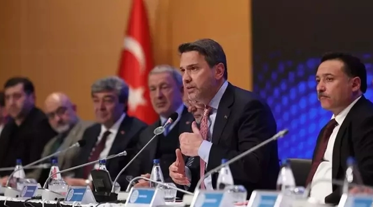 Bakan Bayraktar'dan Enerjide Tam Bağımsızlık Mesajı