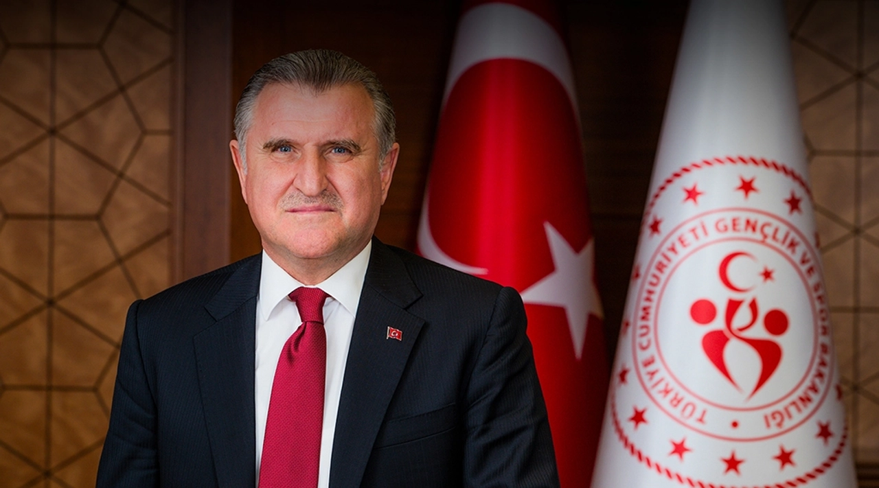 Bakan Bak'tan Sivasspor Camiasına Destek Mesajı