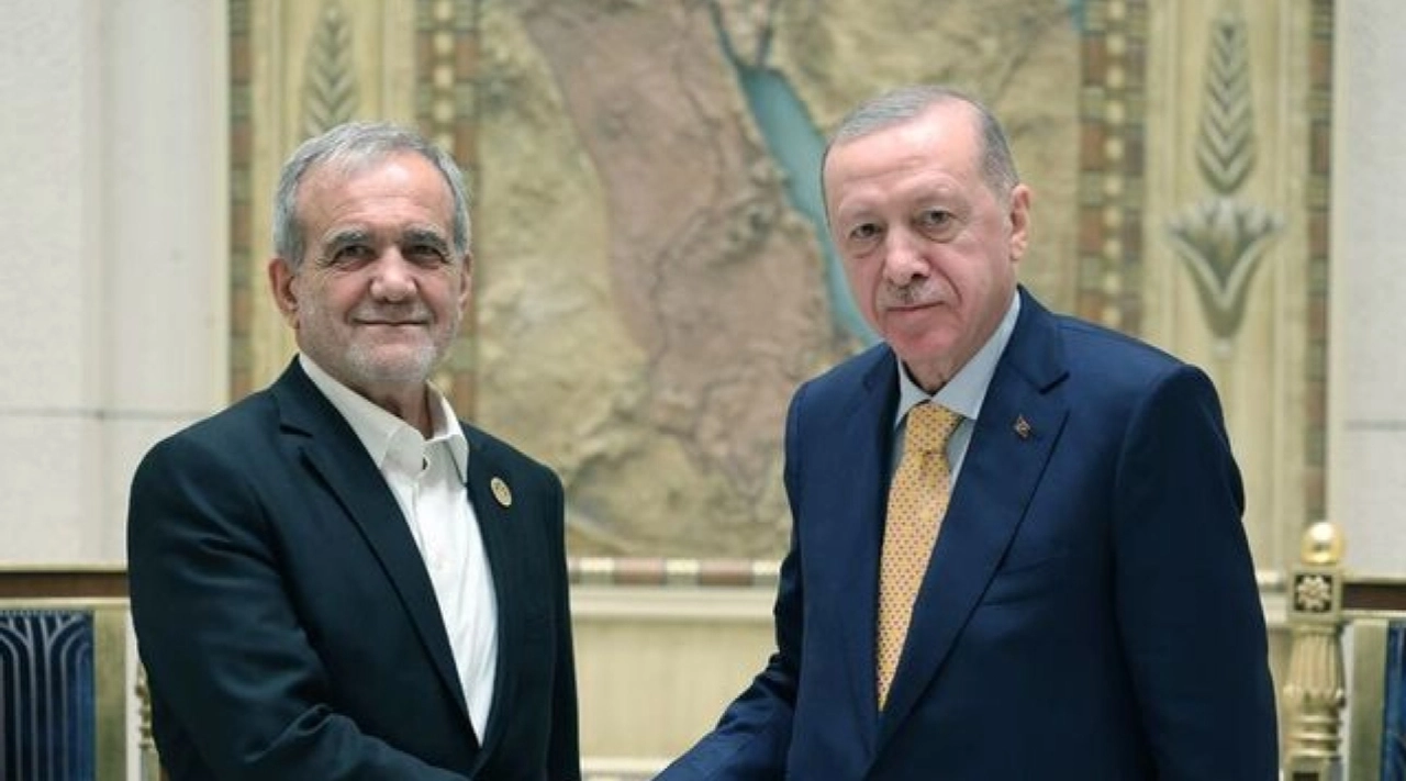 Cumhurbaşkanı Erdoğan, İran Cumhurbaşkanı Pezeşkiyan ile Telefonda Görüştü