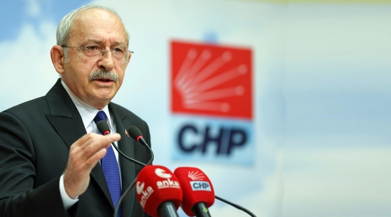 CHP'nin Resmi Sosyal Medya Hesabında 'Genel Başkan' Krizi