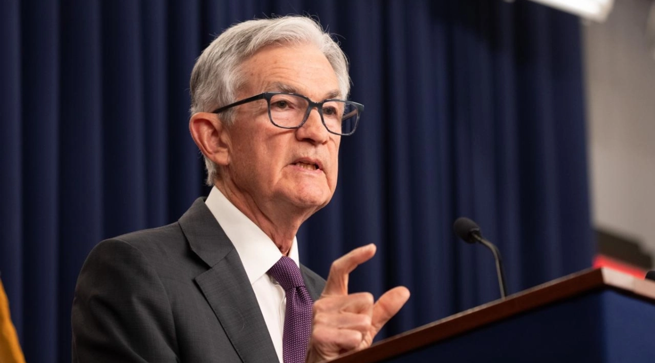 Eski Fed Başkanı Powell'dan Sert Uyarı: "Siyasi Müdahale Güveni Yıkar"