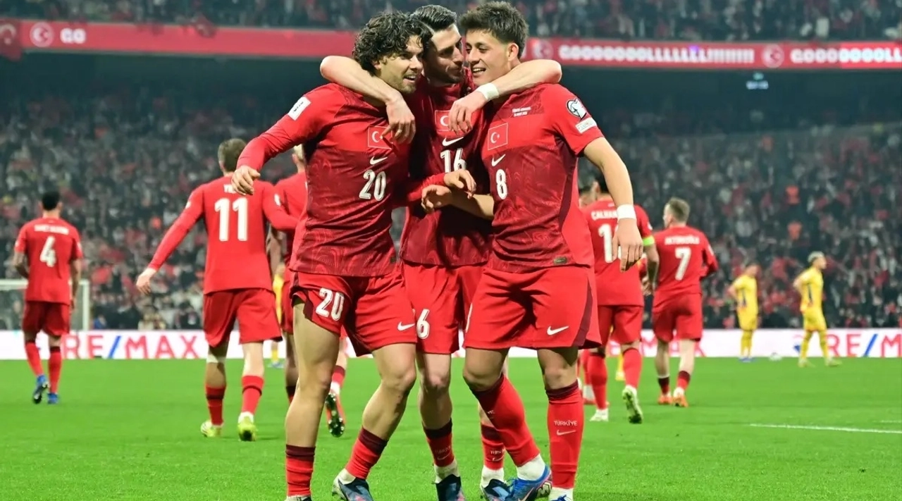 İlk 11'ler Belli Oldu! Türkiye - Kuzey Makedonya Hazırlık Maçı Başlıyor