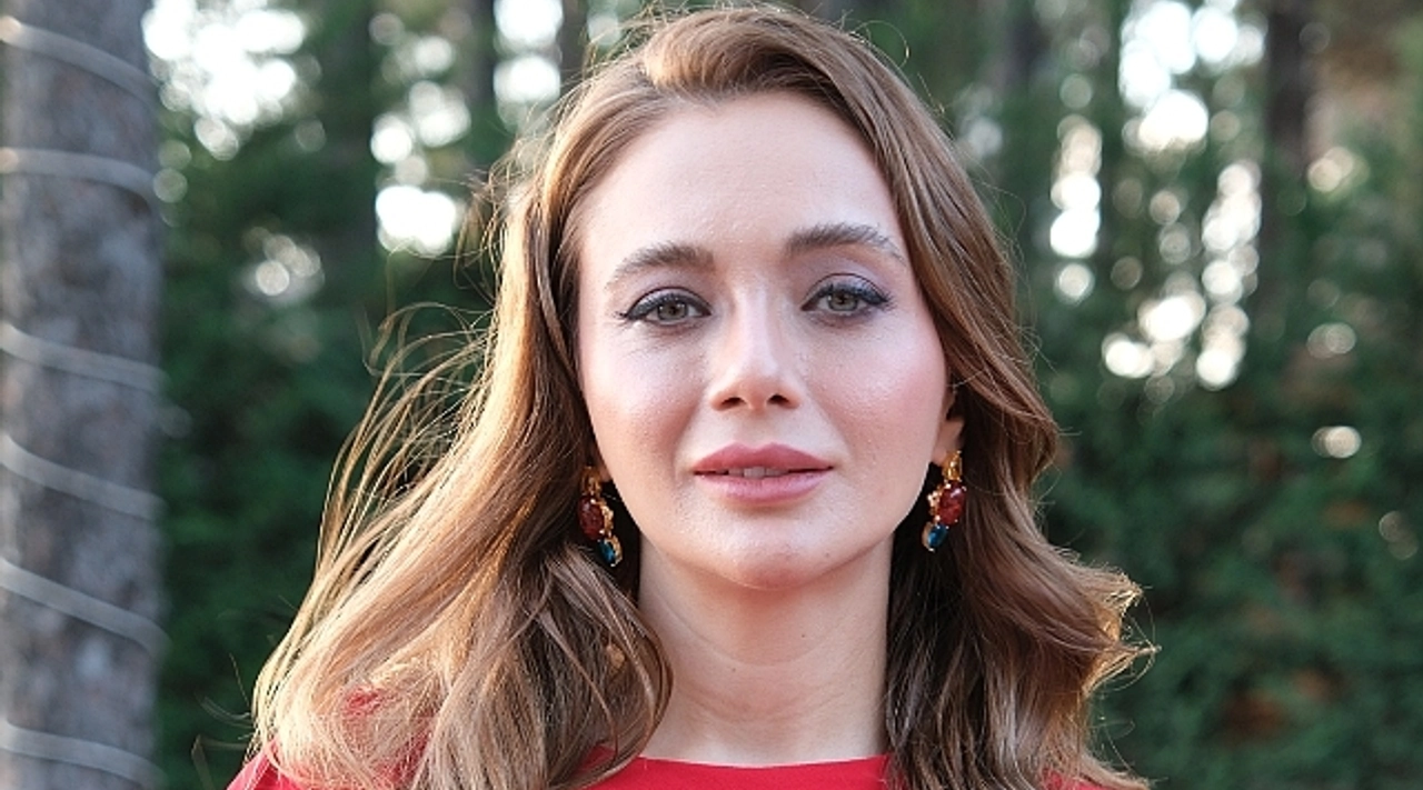 Damla Sönmez, 2 Yıldır Aşk Yaşadığı İlkay Akıncı ile Bu Yaz Evleniyor mu?