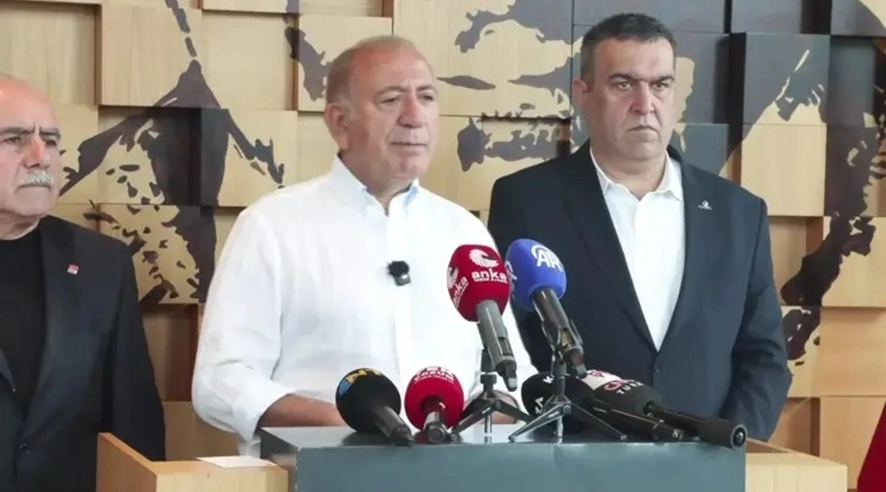 Gürsel Tekin'den "Figüran" İddialarına Sert Tepki