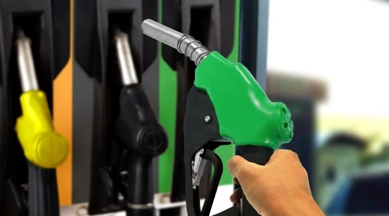 Motorine Büyük Zam: Pompa Fiyatları 80 TL'yi Aştı!