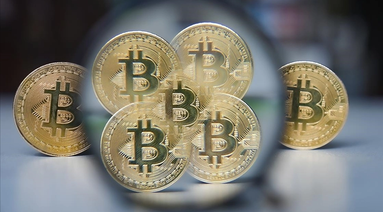 Bitcoin'de Fonlama Oranı 19 Ayın Zirvesinde: Yükseliş mi, Düşüş Riski mi?