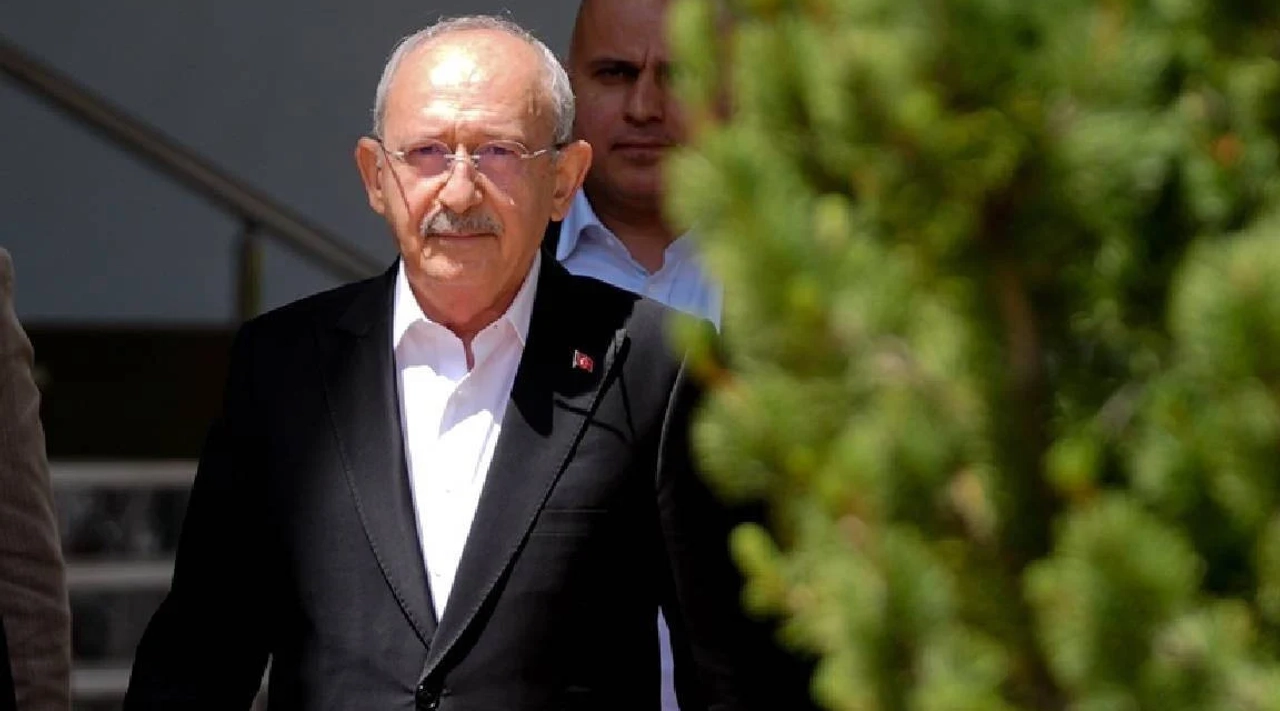 Kılıçdaroğlu, Mersin ve İzmir'de Ziyaretlerde Bulundu