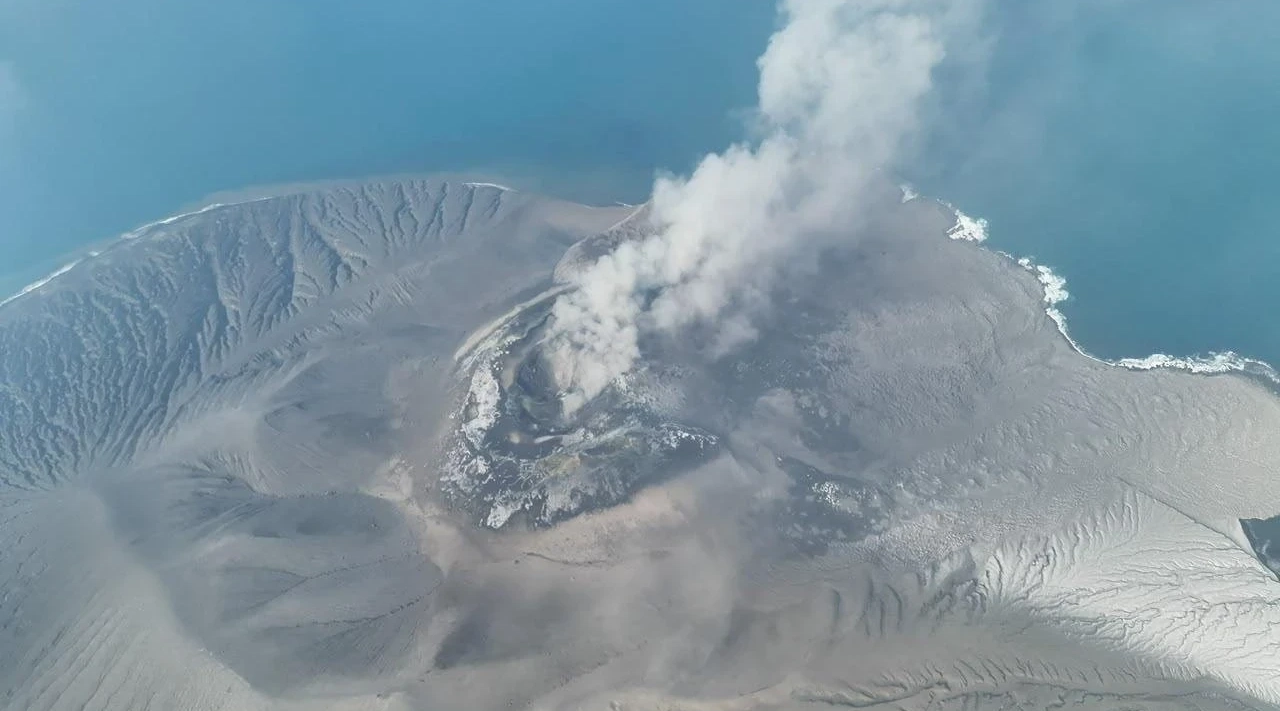 Anak Krakatau patlaması: 150 bin yolcu mahsur, 712 uçuş iptal