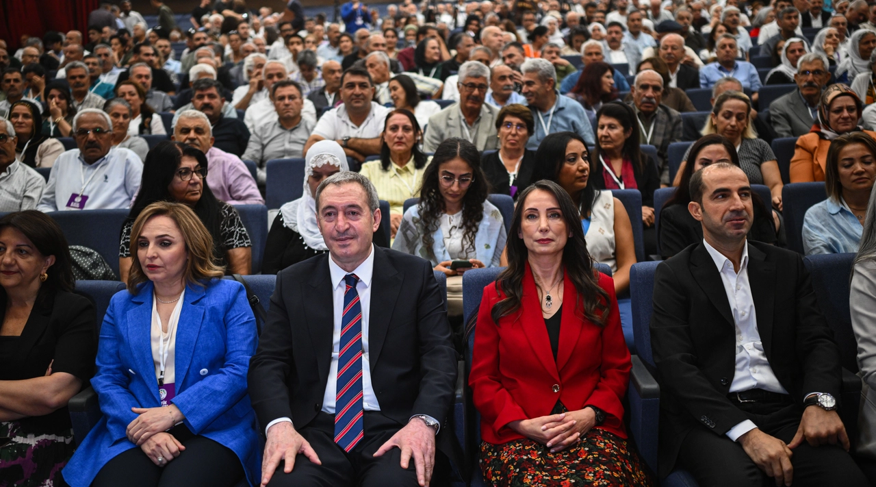 DEM Parti'de Bakırhan ve Hatimoğulları Eş Başkanlığa Seçildi