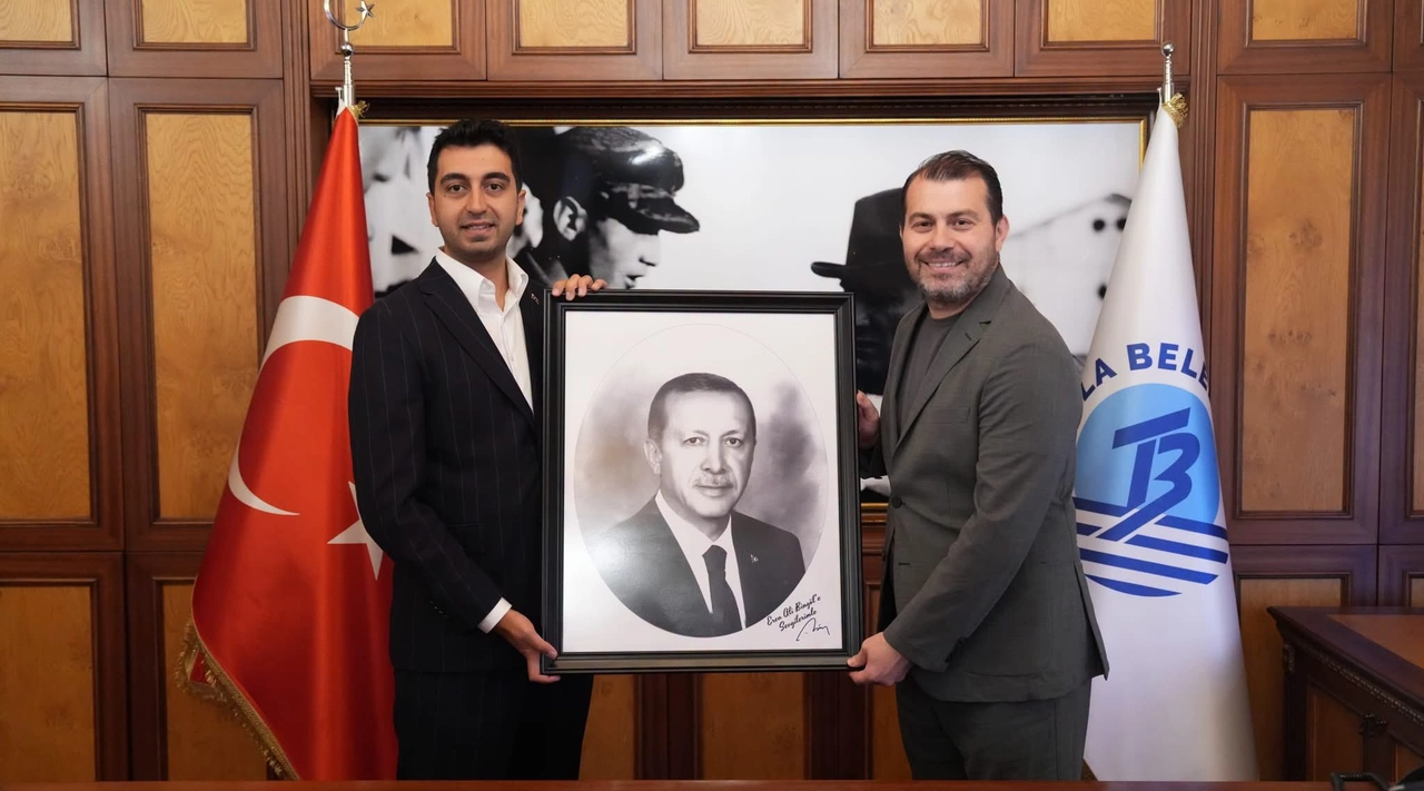 CHP'den AK Parti'ye Geçen Tuzla Belediye Başkanı Eren Ali Bingöl'den Teşekkür Mesajı