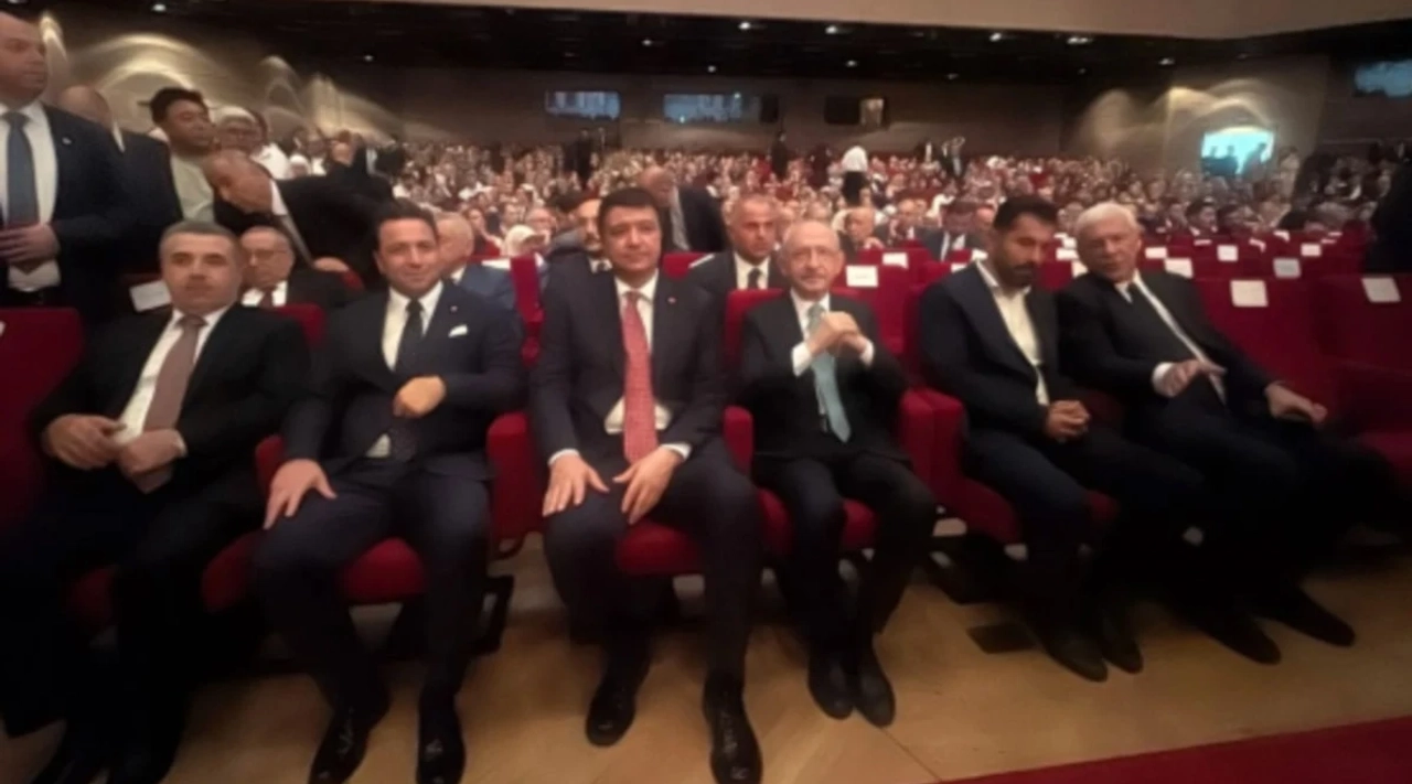 Siyasetçiler Davutoğlu'nun Oğlunun Nikahında Buluştu