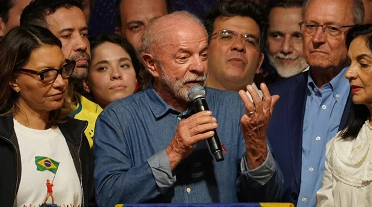Brezilya seçimini Lula da Silva kazandı, Bolsonaro sonuçları tanımadı