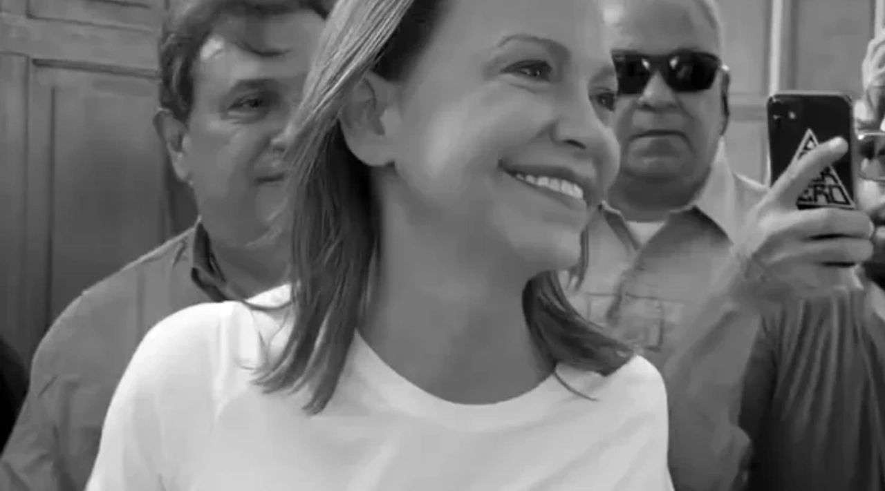 Venezuela muhalifi Nobel ödüllü Machado ülkesine döndü