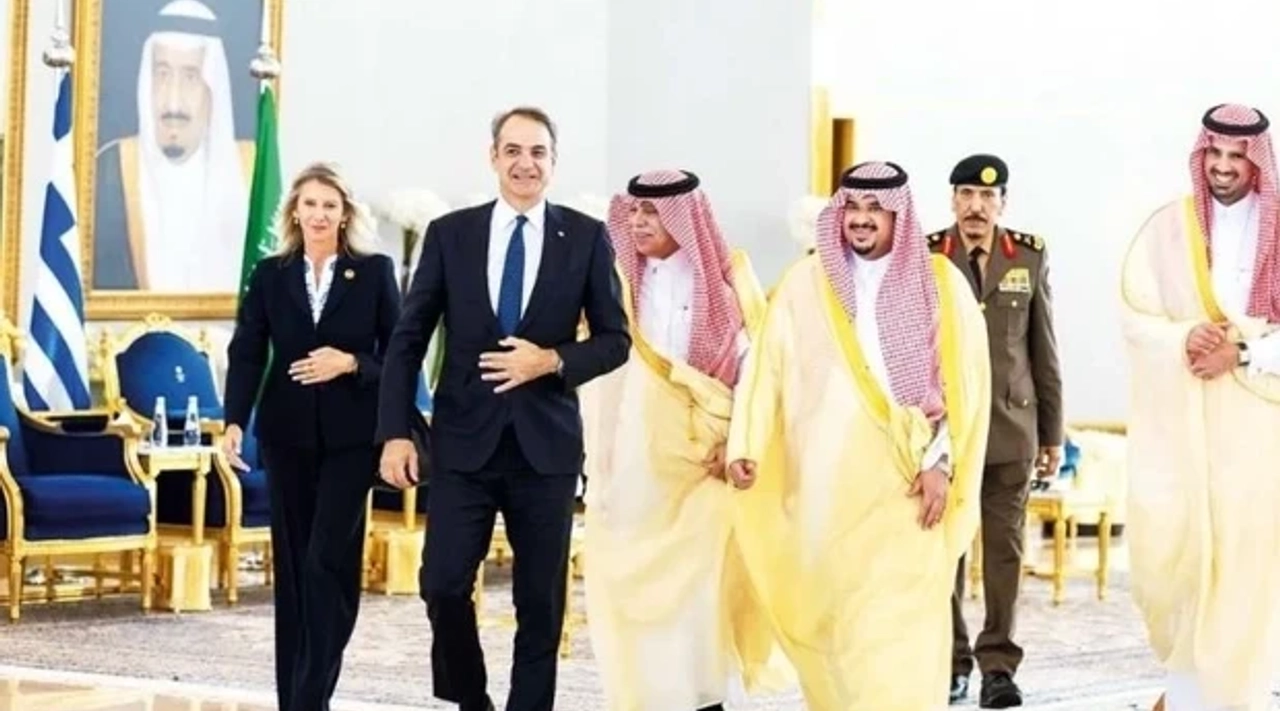 Yunan Başbakanı Miçotakis Riyad'a sürpriz ziyaret yaptı