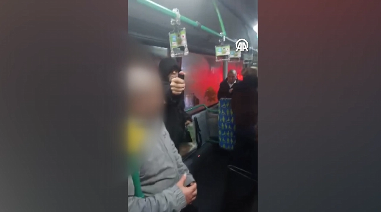 Bostancı'da otobüste biber gazı sıkan şüpheli kaçtı
