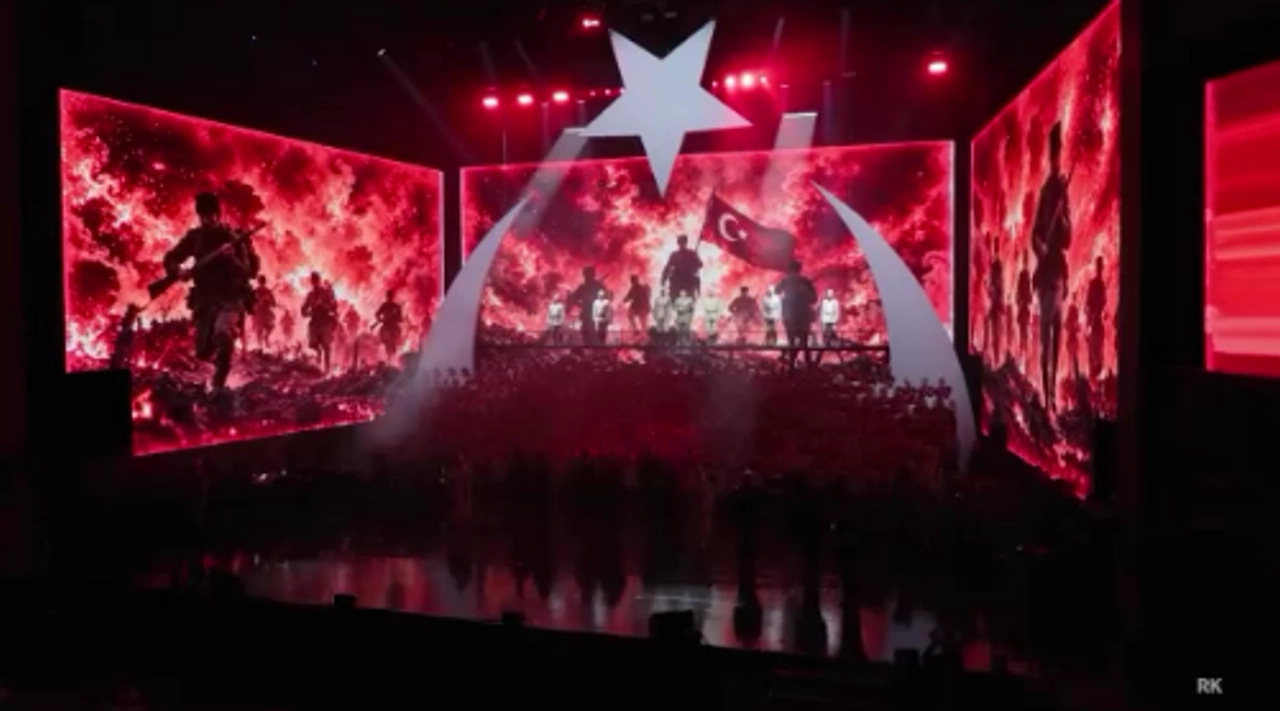 Cumhuriyet'in gençleri sahnede: 103'üncü yıl konserle kutlandı