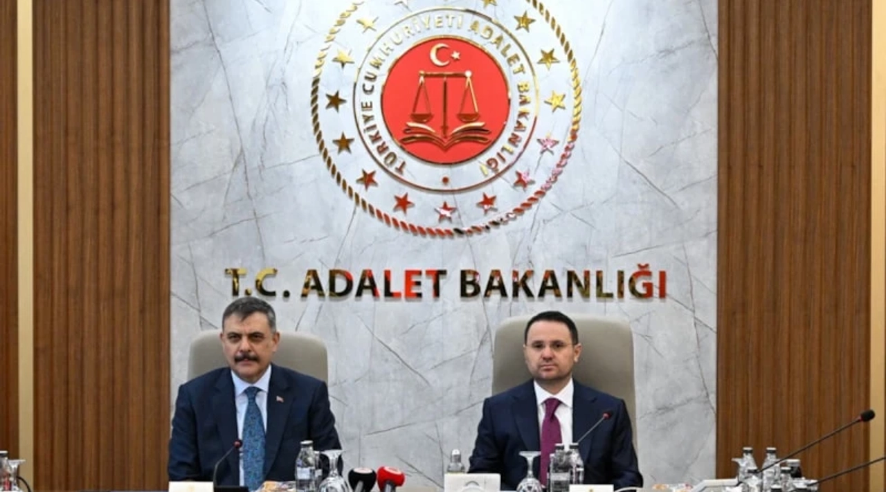 Siber Dolandırıcılıkla Mücadelede DOLUNAY Projesi Dönemi Başlıyor! Bakan Gürlek Detayları Açıkladı