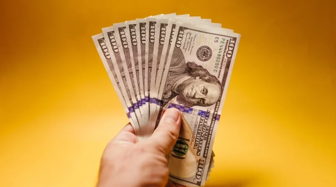 Dolar ve avro 28 Ekim 2026'de 49,8363 ve 55,4155 seviyelerinden başladı