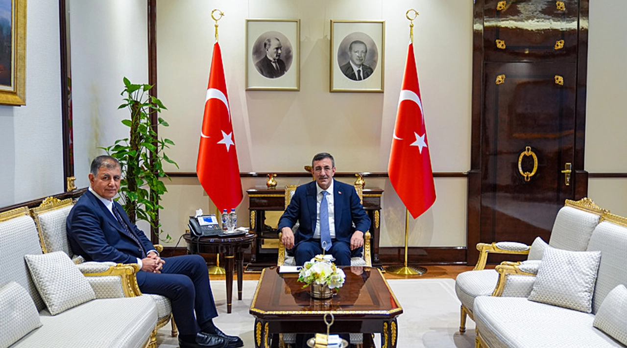 Cemil Tugay Ankara'da Temaslarda: İzmir'e Yeni Müjdeler Yolda...