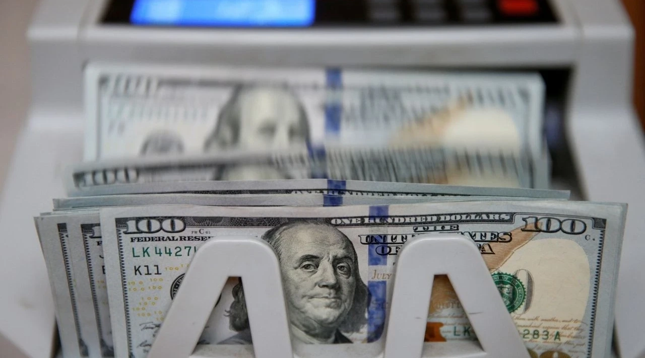 Yapay zeka endişesi doları tehdit ediyor: sıcak para riski