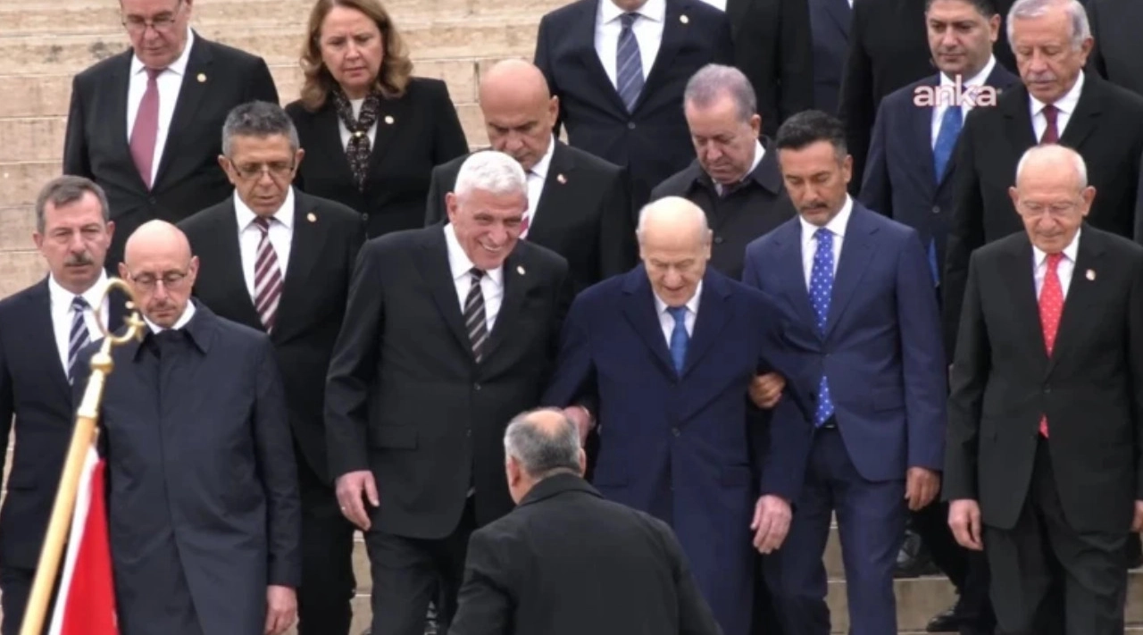 Anıtkabir’deki Zirve İYİ Parti’yi Böldü: Bahçeli-Dervişoğlu Temasına Farklı Tepkiler
