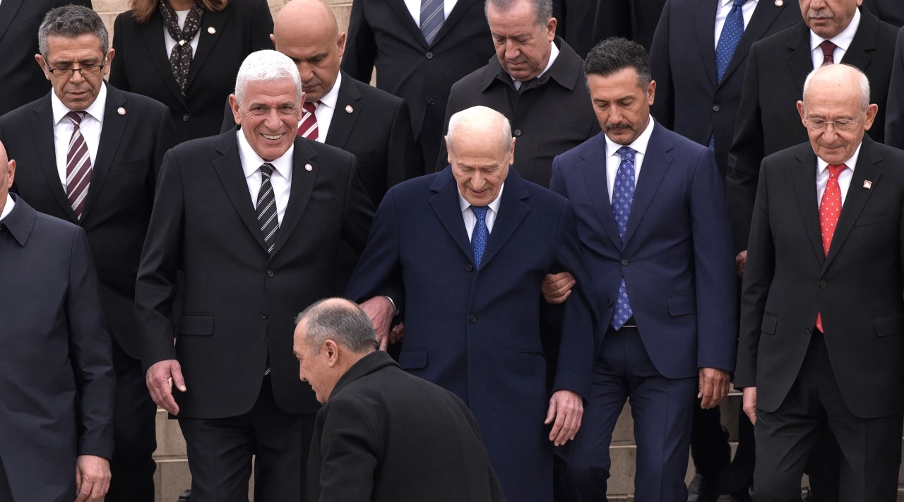 Bahçeli ile Kol Kola Yürümüştü: Dervişoğlu'ndan Açıklama