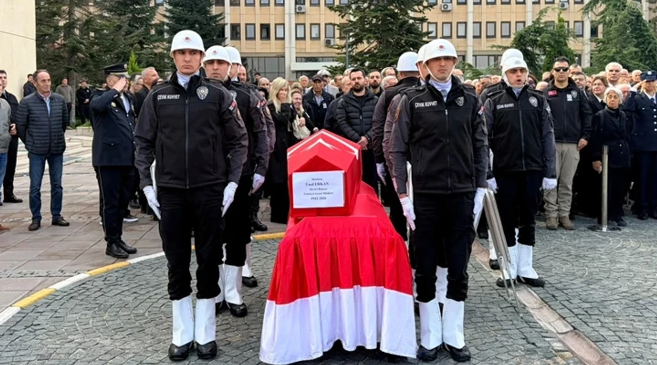 Hayatını Kaybeden Eski Devlet Bakanı Ünal Erkan için Emniyet Genel Müdürlüğü'nde Tören Düzenlendi