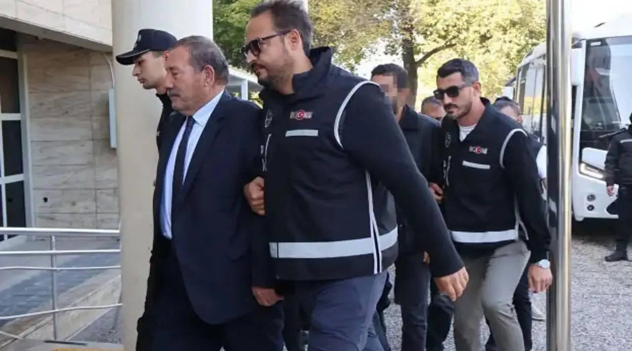 Tutuklanan Milas Belediye Başkanı Fevzi Topuz Burdur Cezaevi'ne Sevk Edildi