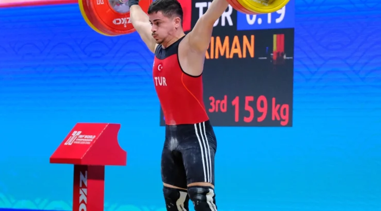 Kaan Kahriman dünya halter şampiyonasında gümüş madalya kazandı