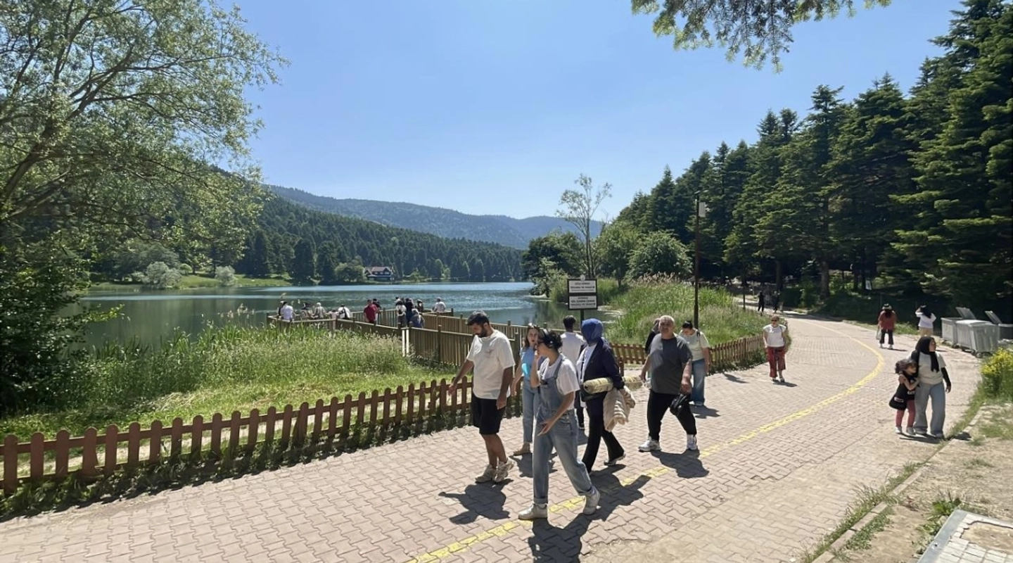 Gölcük Tabiat Parkı'na Ziyaretçi Akını