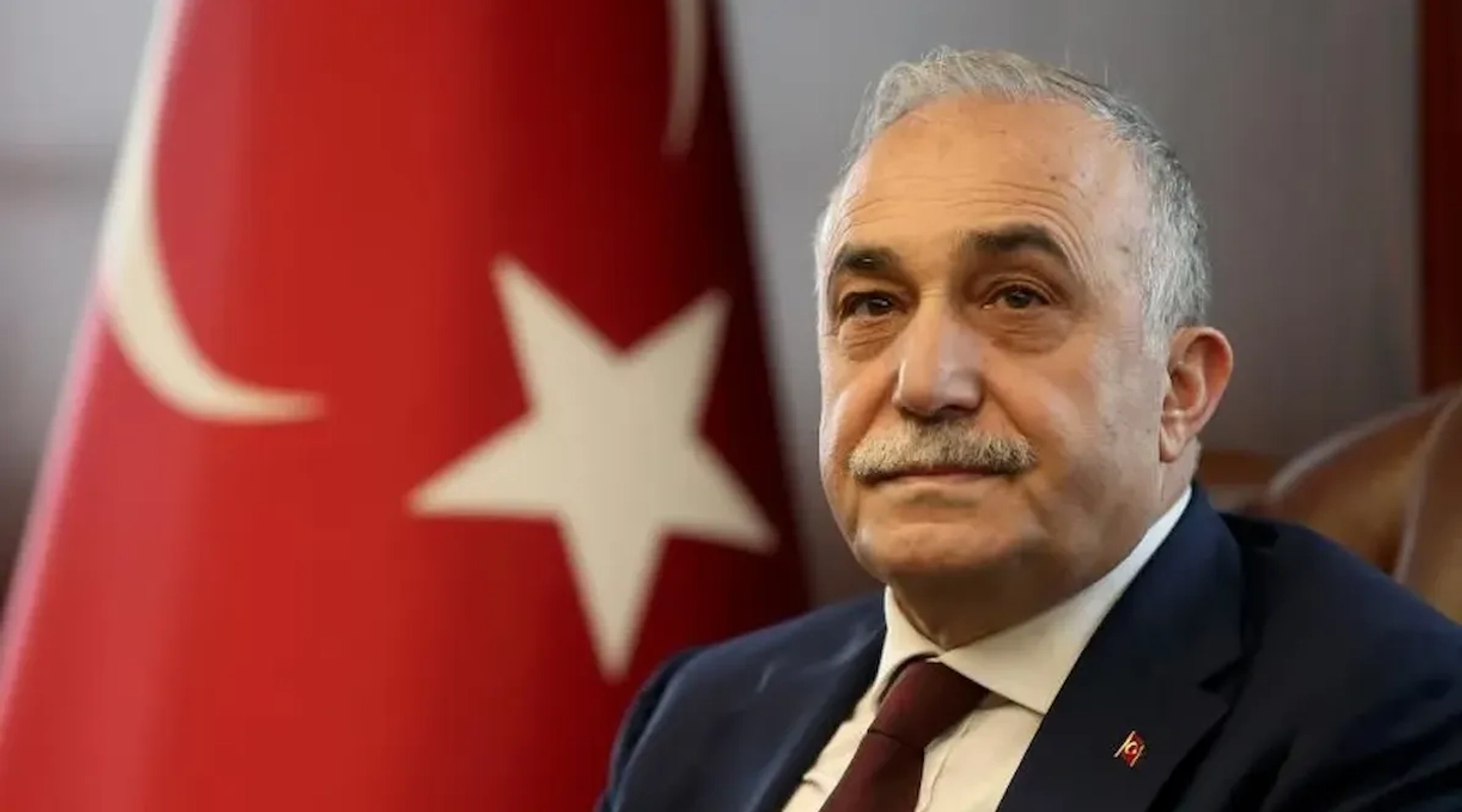 Ahmet Eşref Fakıbaba İYİ Parti'den ve Milletvekilliğinden İstifa Etti